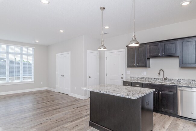 Building Photo - 32 Blue Ridge Rd