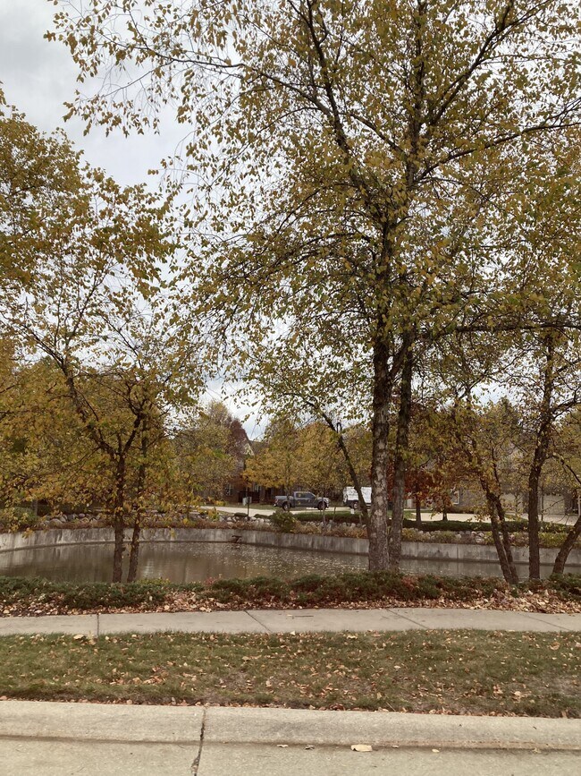 Building Photo - 41645 Copper Creek Dr