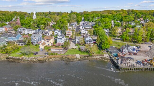 Building Photo - 624 Quinnipiac Ave