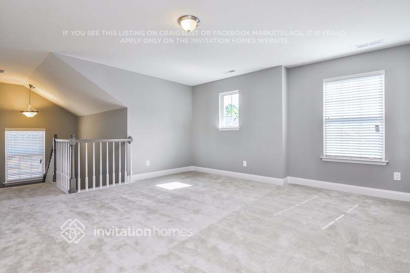 Building Photo - 41 Needham Ln