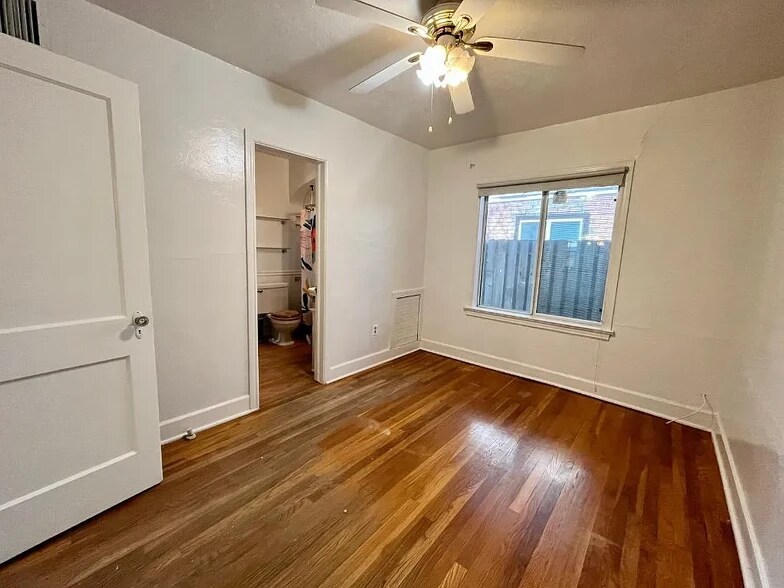 Bedroom 2 - 822 E Whitton Ave