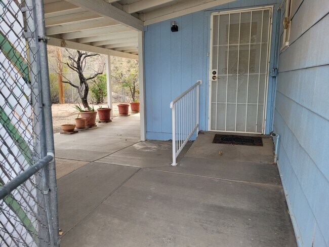 Building Photo - 600 El Recreo Ct