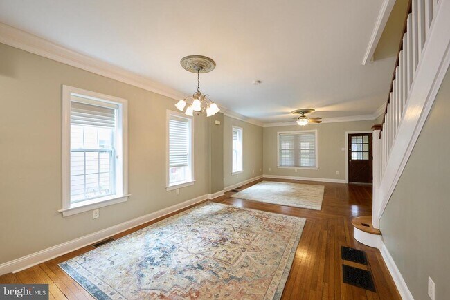 Building Photo - 423 N Orange St