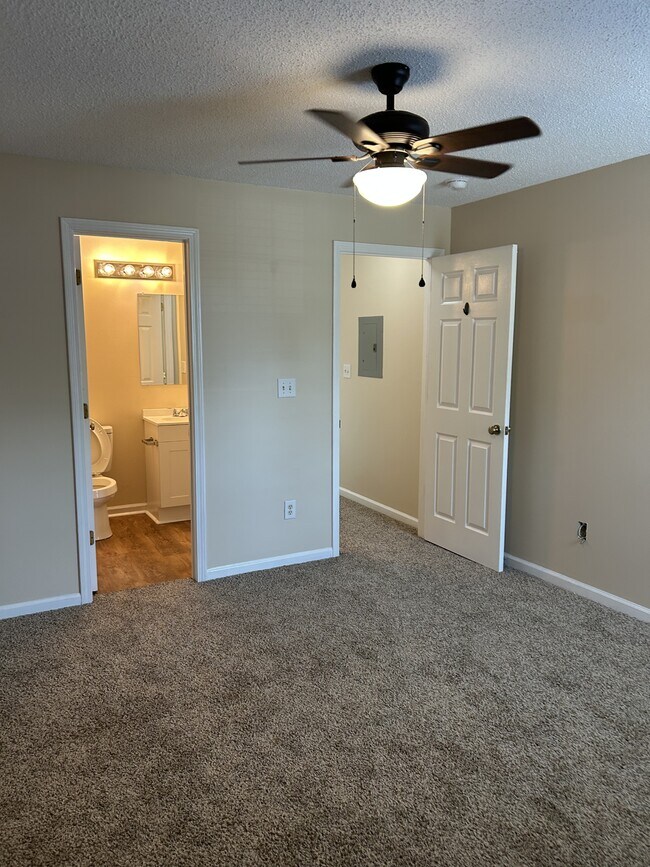 Building Photo - 3792 Hitchcock Way