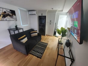 Building Photo - 919 Atwells Ave