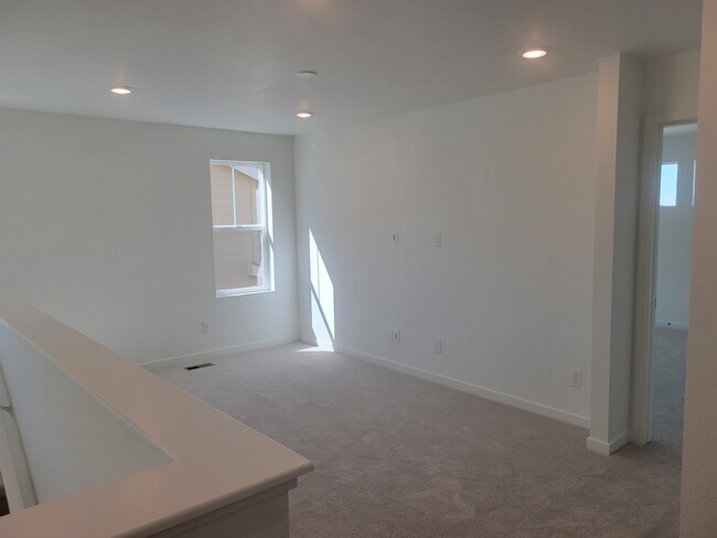 Building Photo - 16273 Laurentide Pl