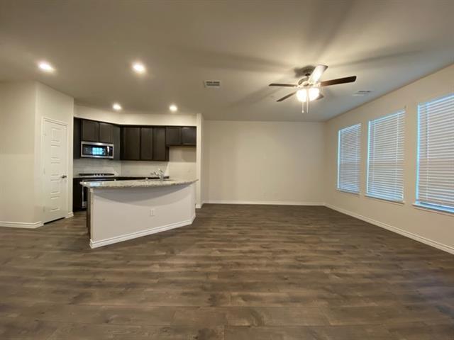 Building Photo - 2405 Klamath Dr