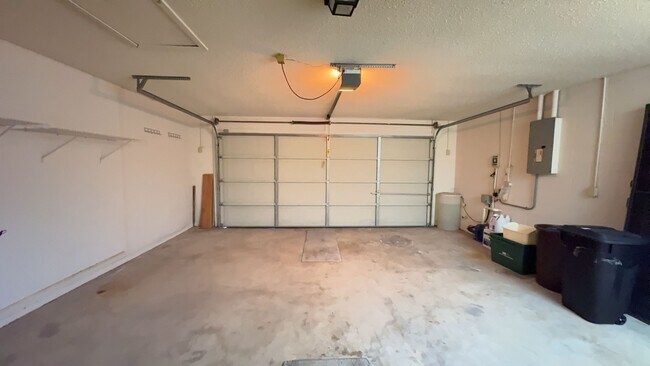 Building Photo - This amazing home located in the S Section of Palm Coast