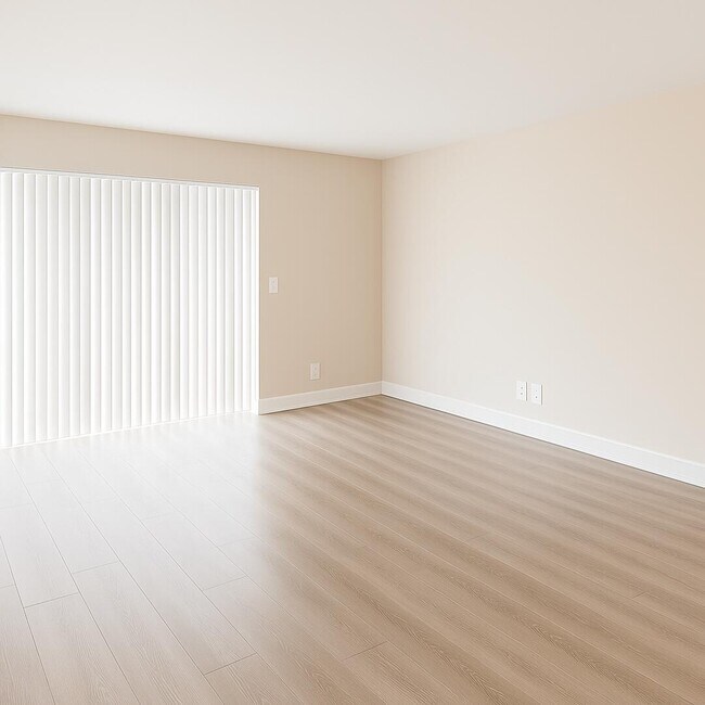 Building Photo - 985 Manor Dr
