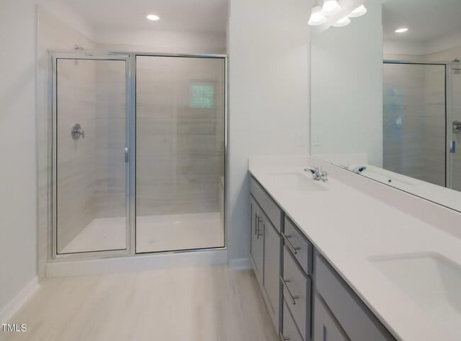 Building Photo - Modern New Townhome | 3 Bed/2.5 Bath | End...