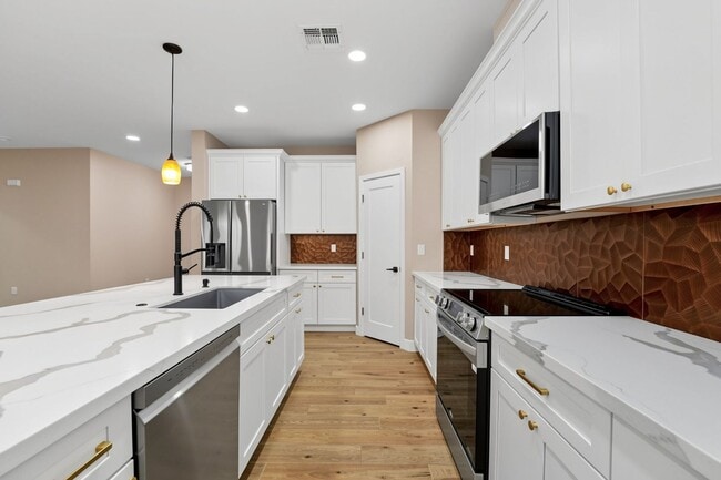 Building Photo - NO HOA! 2024 Build w/ RV Gate, Quartz Kitchen & 4 Spacious Bedrooms