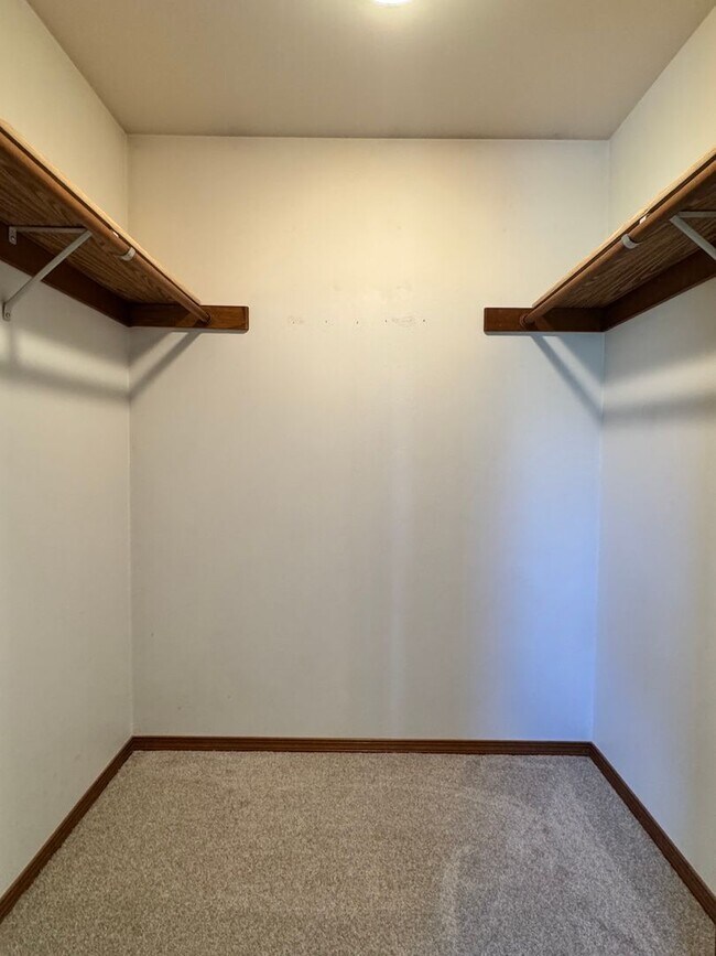 Building Photo - 4957 Pear Butte Dr