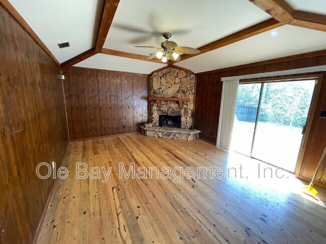 Building Photo - 4127 Springdale Rd
