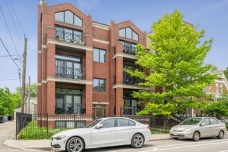 Building Photo - 2215 W Augusta Blvd