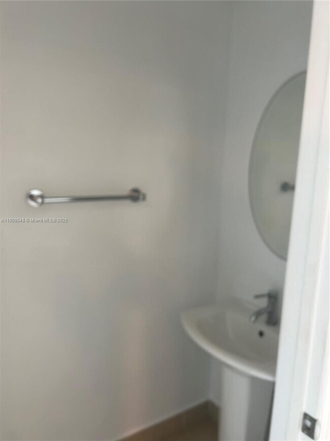 Building Photo - 480 Hibiscus St