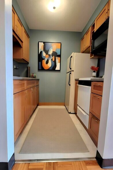 Building Photo - 418 Commonwealth Ave