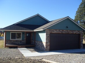 Building Photo - Unfurnished 3 Bedroom Home in Lake Hatcher