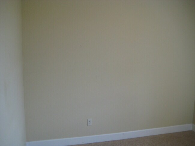 Building Photo - 15 Bluestem Ln