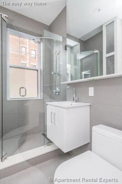 Building Photo - 16 Forest St