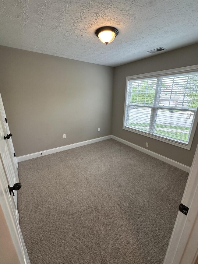 Building Photo - 126 High Point Dr
