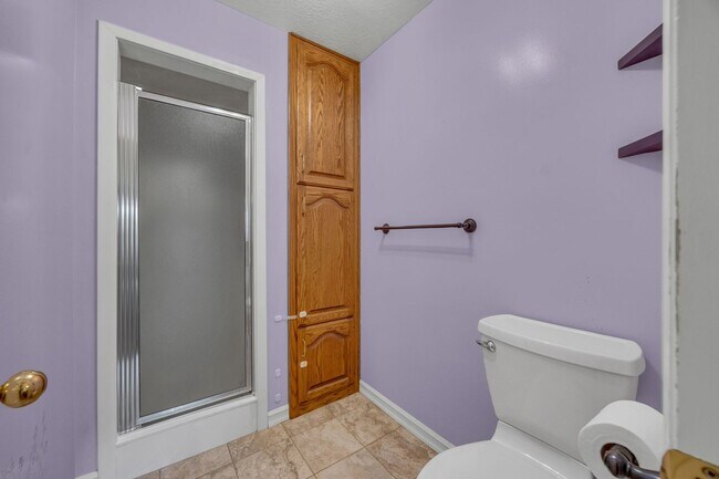 Building Photo - 567 N Allanwood Pl