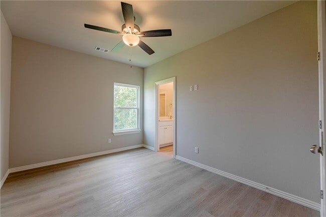 Building Photo - 1705 SW Casuarina Dr