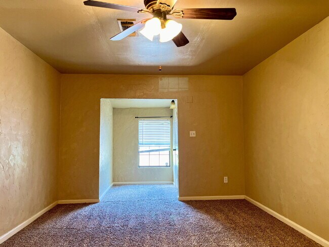 Building Photo - Spacious Four Bedroom!