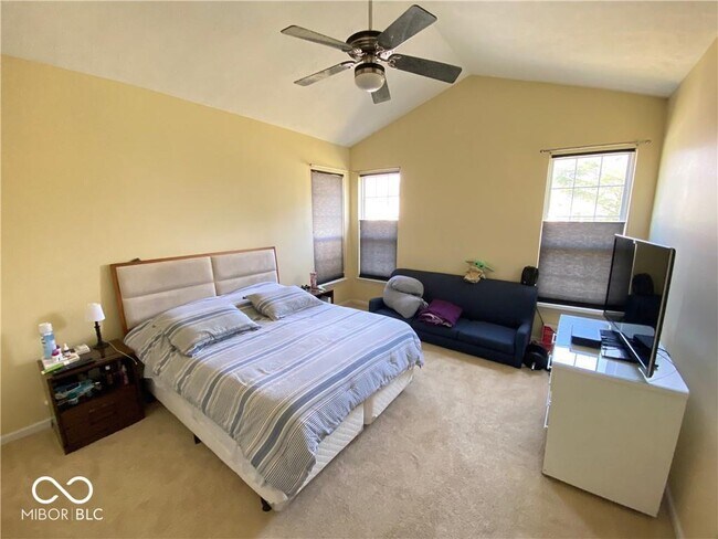 Building Photo - 10331 Lakeland Dr