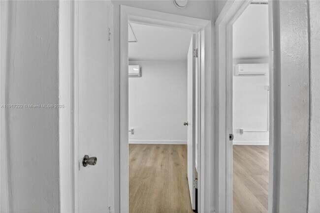 Building Photo - 1600 S Le Jeune Rd