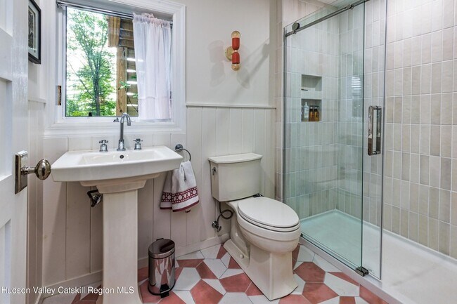 Building Photo - 19 Bakertown Rd