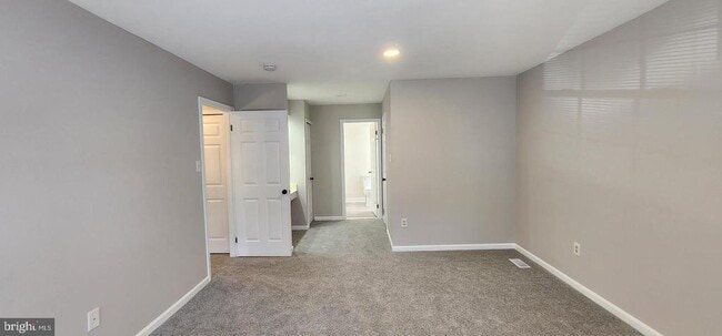 Building Photo - 3145 Elmmede Rd