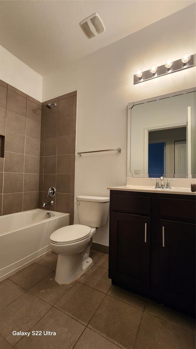 Building Photo - 3364 NW 10th Ave