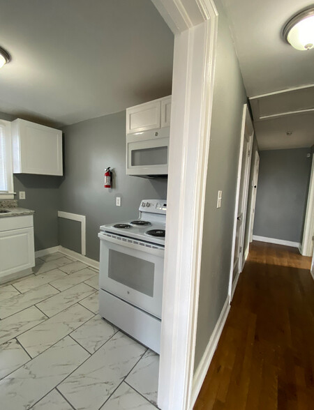 Hallway/Kitchen - 2708 Meharry Blvd