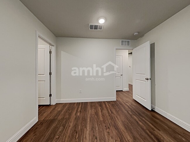 Building Photo - 720 Terrain Star Ave