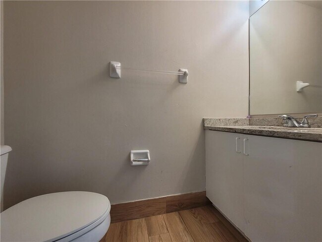 Building Photo - 4723 SW 14th St