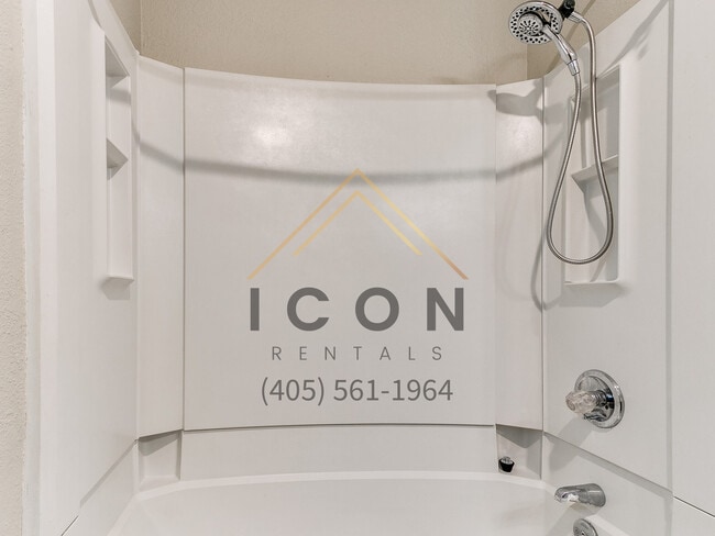 Building Photo - 8804 NW 92nd St