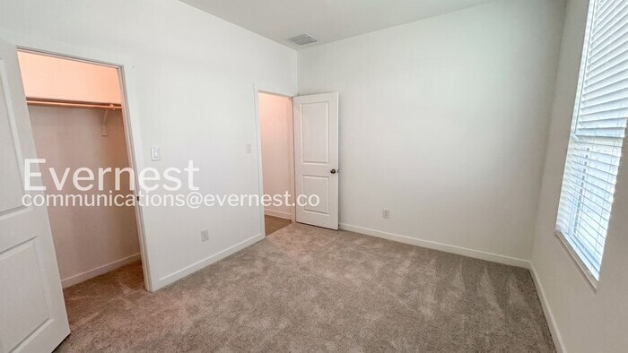 Building Photo - 5449 Paschal Pk