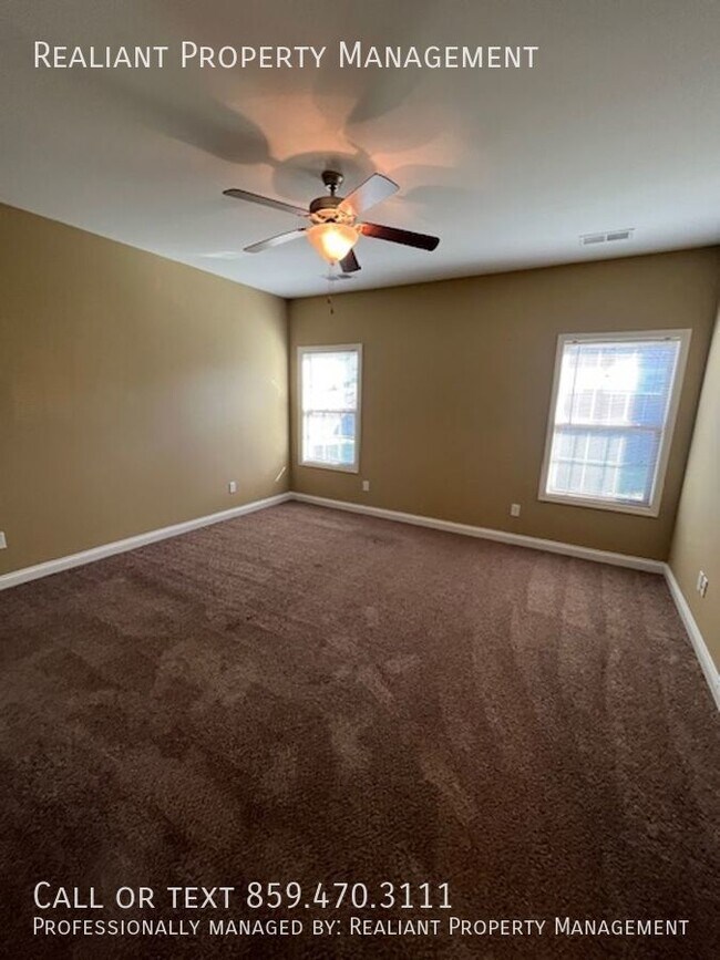 Building Photo - 236 Lynnwood Dr