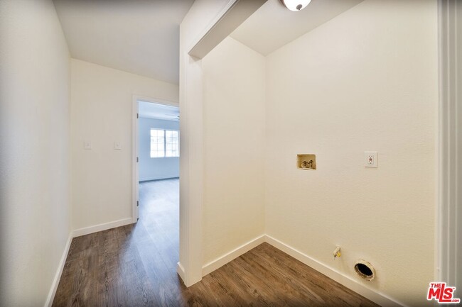 Building Photo - 7510 Avalon Blvd