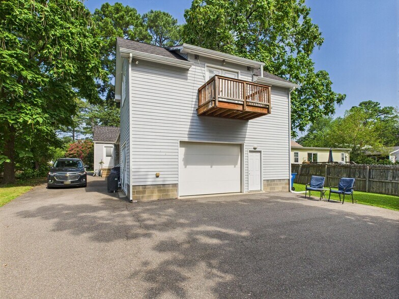 Building Photo - 1409 Landis Dr