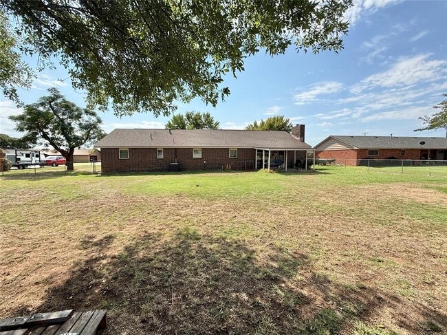 Building Photo - 1305 E Andy St