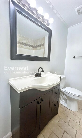 Building Photo - 11305 E 50th Terrace