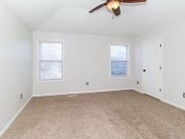 Building Photo - 4BR/3BR Home - $2,300/month