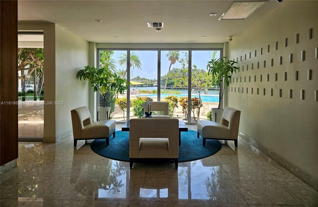 Building Photo - 9102 W Bay Harbor Dr