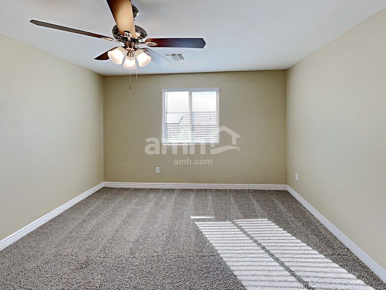 Building Photo - 8933 N Country Cove Tr