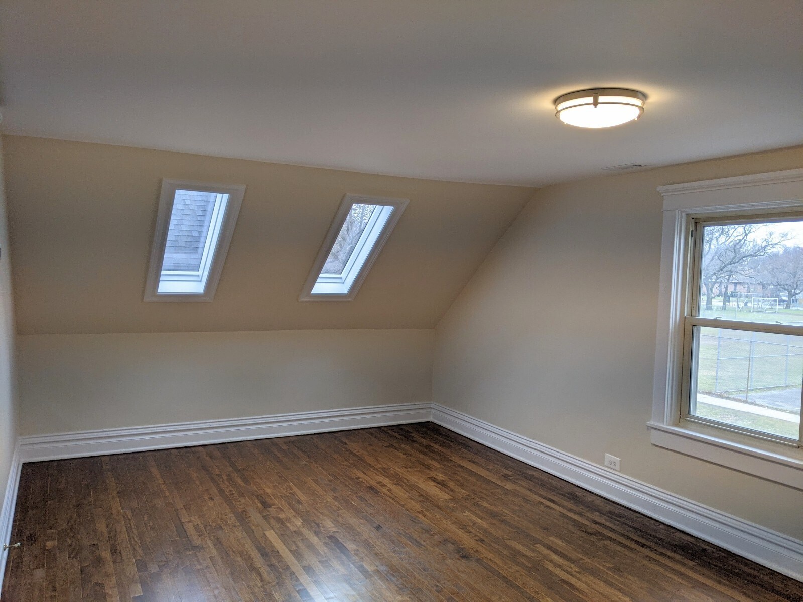 Building Photo - 1025 Sherman Ave