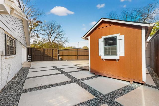 Building Photo - 4006 Mayflower Dr