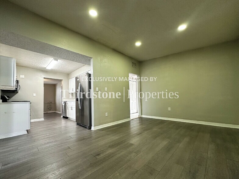 Building Photo - 5737 Carnation Rd