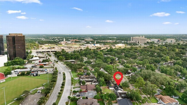 Building Photo - 7103 Lugary Dr
