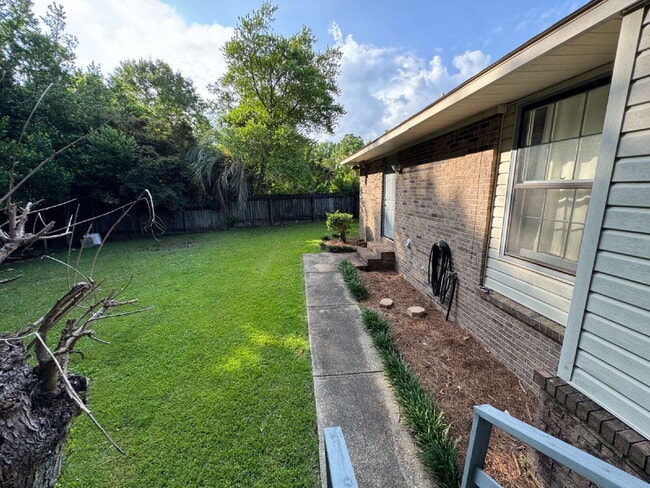 Building Photo - FOR RENT in Dothan , AL!!